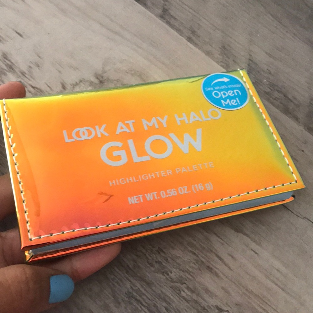 Makeup highlighters